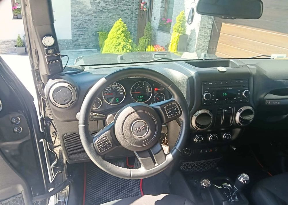 Jeep Wrangler 2.8 CRD Sport - Maasturi/ Katumaasturi: kuva Jeep Wrangler 2.8 CRD Sport - Maasturi/ Katumaasturi Jeep Wrangler 2.8 CRD Sport - Maasturi/ Katumaasturi: kuva Jeep Wrangler 2.8 CRD Sport - Maasturi/ Katumaasturi