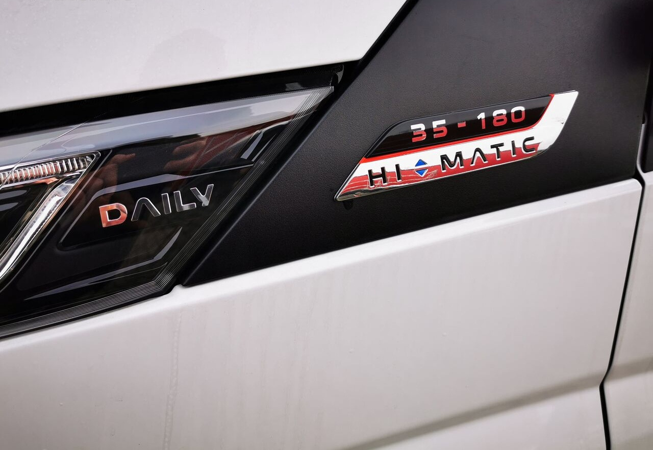 Uusi Pakettiauto IVECO Daily 35S18: kuva Uusi Pakettiauto IVECO Daily 35S18 Uusi Pakettiauto IVECO Daily 35S18: kuva Uusi Pakettiauto IVECO Daily 35S18