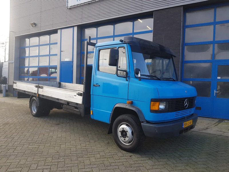 Mercedes-Benz 611 D Open laadbak Manual - Lava-kuorma-auto: kuva Mercedes-Benz 611 D Open laadbak Manual - Lava-kuorma-auto Mercedes-Benz 611 D Open laadbak Manual - Lava-kuorma-auto: kuva Mercedes-Benz 611 D Open laadbak Manual - Lava-kuorma-auto