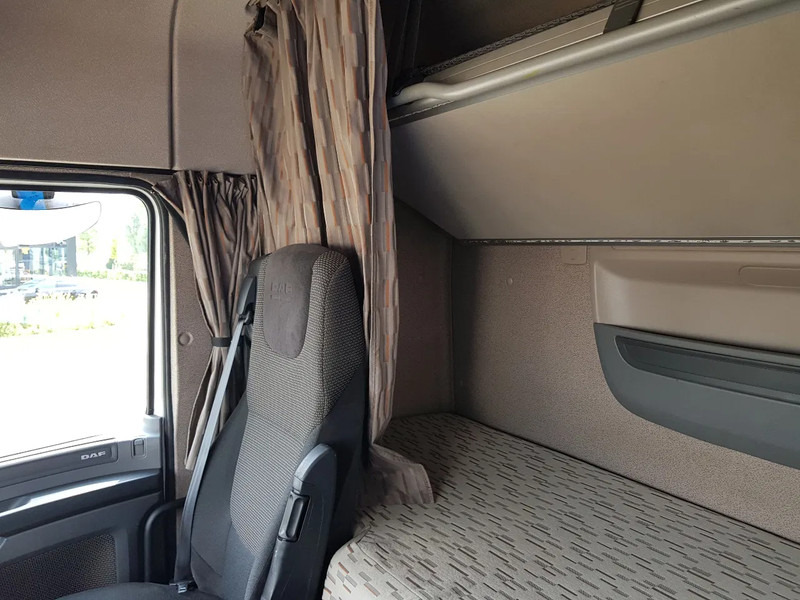 Vetopöytäauto DAF XF 440 ADR AT FL EXII OX: kuva Vetopöytäauto DAF XF 440 ADR AT FL EXII OX