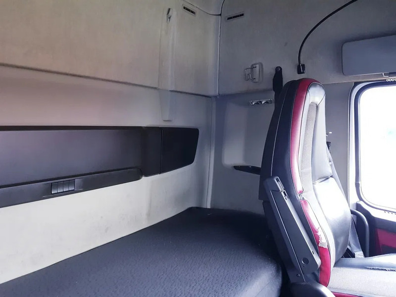 Vetopöytäauto Volvo FM 380 ADR EX/II EX/III FL AT Hydrauliek Euro 6: kuva Vetopöytäauto Volvo FM 380 ADR EX/II EX/III FL AT Hydrauliek Euro 6