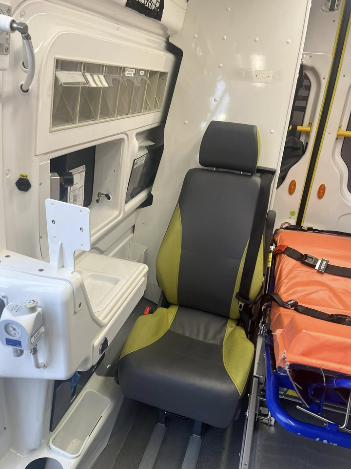 Ambulanssi Mercedes-Benz Sprinter 319 - AMBULANCE / Krankenwagen: kuva Ambulanssi Mercedes-Benz Sprinter 319 - AMBULANCE / Krankenwagen