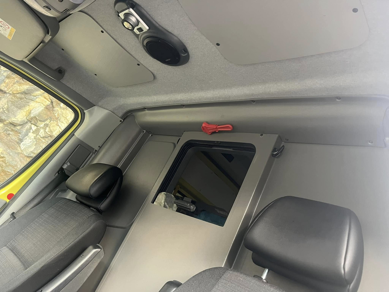Ambulanssi Mercedes-Benz Sprinter 319 - AMBULANCE / Krankenwagen: kuva Ambulanssi Mercedes-Benz Sprinter 319 - AMBULANCE / Krankenwagen