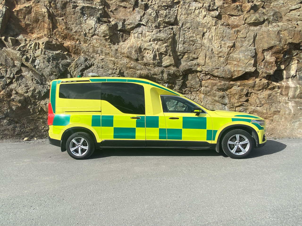 Volvo Nilsson XC90 D5 AWD - Ambulance / Krankenwagen / Швидка допомога - Ambulanssi: kuva Volvo Nilsson XC90 D5 AWD - Ambulance / Krankenwagen / Швидка допомога - Ambulanssi Volvo Nilsson XC90 D5 AWD - Ambulance / Krankenwagen / Швидка допомога - Ambulanssi: kuva Volvo Nilsson XC90 D5 AWD - Ambulance / Krankenwagen / Швидка допомога - Ambulanssi