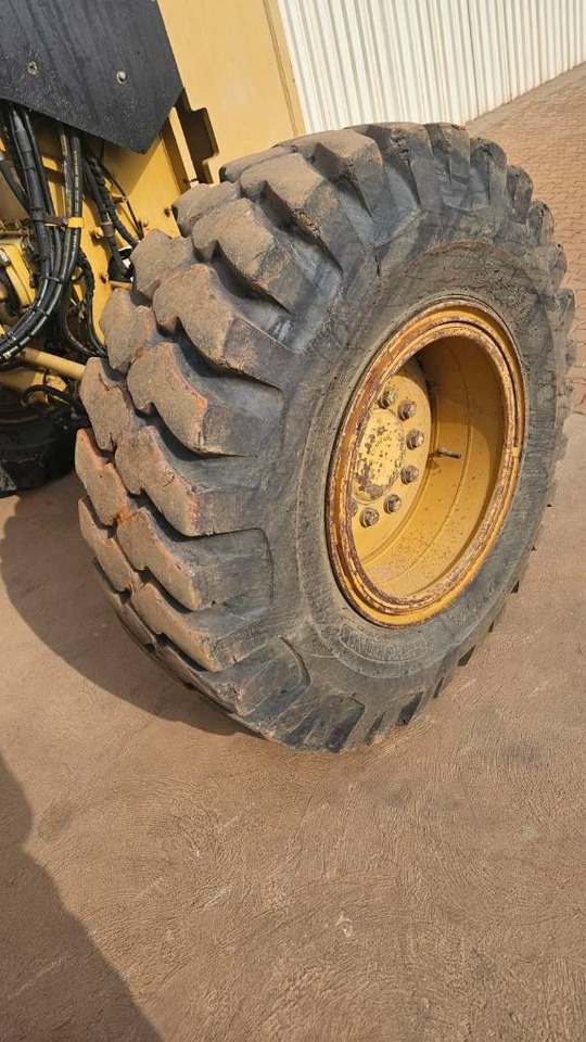 Tiehöylä CAT 140 M (CE Certified): kuva Tiehöylä CAT 140 M (CE Certified)
