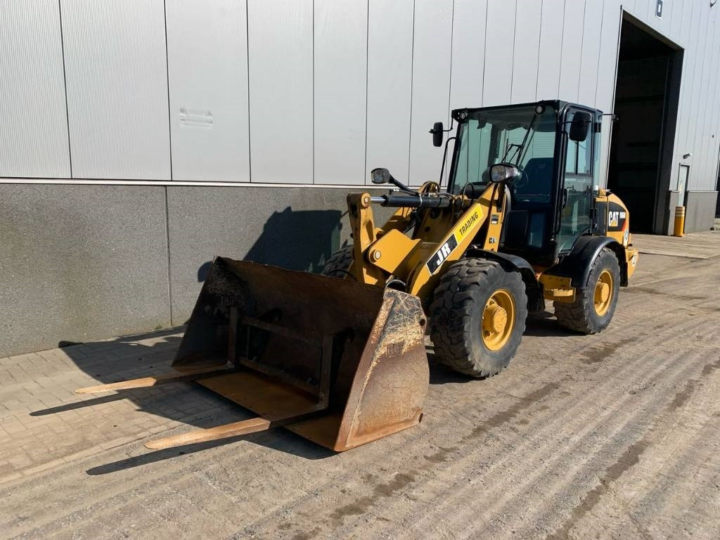 CAT 906 - Pyöräkuormaaja: kuva CAT 906 - Pyöräkuormaaja CAT 906 - Pyöräkuormaaja: kuva CAT 906 - Pyöräkuormaaja