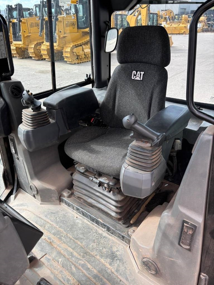 Leasing CAT D 5 K 2 XL (Low Verified Hours)  CAT D 5 K 2 XL (Low Verified Hours): kuva Leasing CAT D 5 K 2 XL (Low Verified Hours)  CAT D 5 K 2 XL (Low Verified Hours)