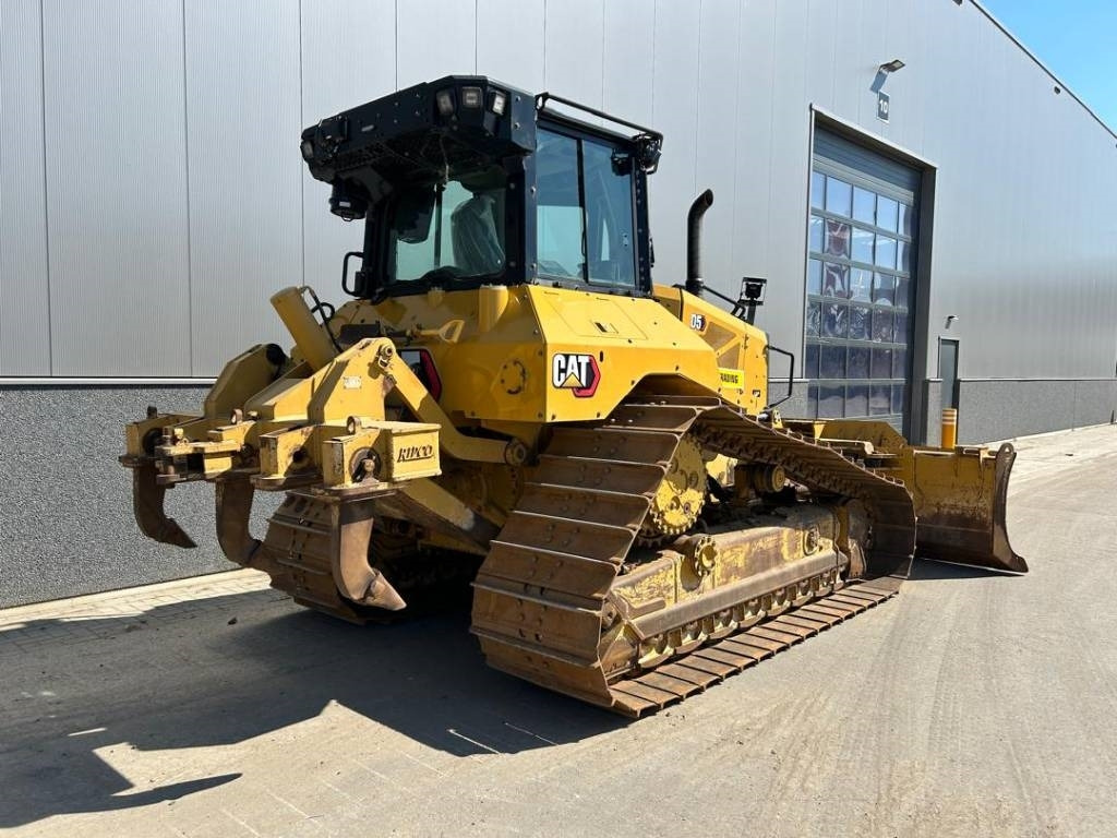 CAT D 5 LGP (new undercarriage + ripper) - Puskutraktori: kuva CAT D 5 LGP (new undercarriage + ripper) - Puskutraktori CAT D 5 LGP (new undercarriage + ripper) - Puskutraktori: kuva CAT D 5 LGP (new undercarriage + ripper) - Puskutraktori