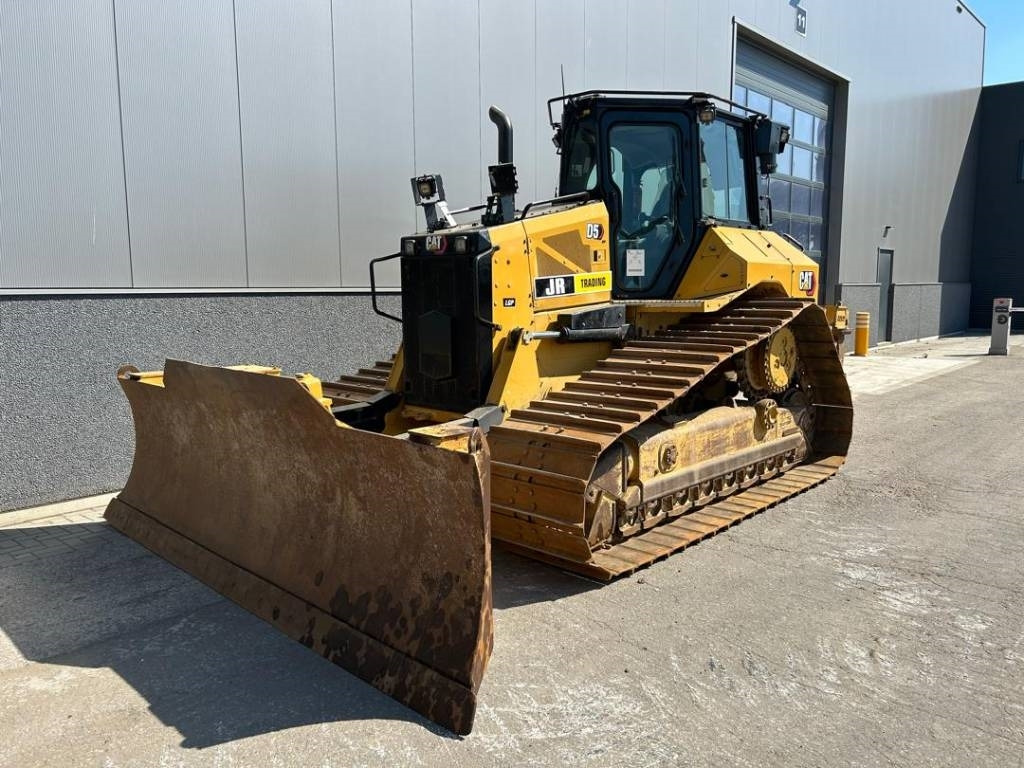 CAT D 5 LGP (new undercarriage + ripper) - Puskutraktori: kuva CAT D 5 LGP (new undercarriage + ripper) - Puskutraktori CAT D 5 LGP (new undercarriage + ripper) - Puskutraktori: kuva CAT D 5 LGP (new undercarriage + ripper) - Puskutraktori