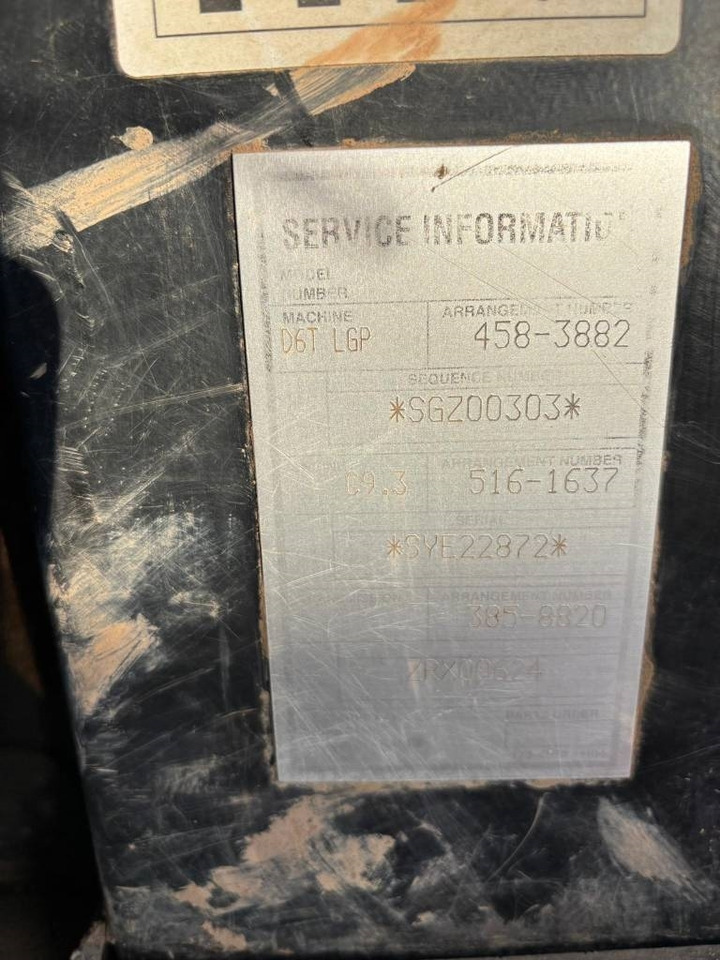 CAT D 6 T LGP (CE / New UC) - Puskutraktori: kuva CAT D 6 T LGP (CE / New UC) - Puskutraktori CAT D 6 T LGP (CE / New UC) - Puskutraktori: kuva CAT D 6 T LGP (CE / New UC) - Puskutraktori