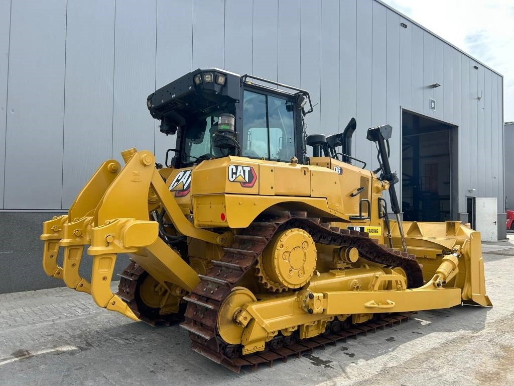 CAT D 6 XL (LOW HOURS - CE CERTIFIED) - Puskutraktori: kuva CAT D 6 XL (LOW HOURS - CE CERTIFIED) - Puskutraktori CAT D 6 XL (LOW HOURS - CE CERTIFIED) - Puskutraktori: kuva CAT D 6 XL (LOW HOURS - CE CERTIFIED) - Puskutraktori