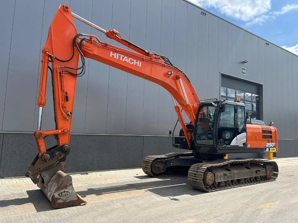 Hitachi ZX 250 LC-6 (GPS Prepared) - Telakaivukone: kuva Hitachi ZX 250 LC-6 (GPS Prepared) - Telakaivukone Hitachi ZX 250 LC-6 (GPS Prepared) - Telakaivukone: kuva Hitachi ZX 250 LC-6 (GPS Prepared) - Telakaivukone