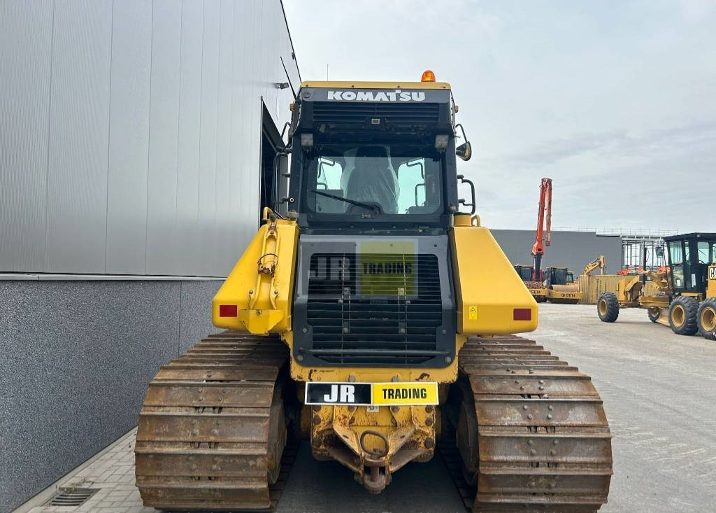 Komatsu D 61 PXI-24 (Topcon intelligent system) - Puskutraktori: kuva Komatsu D 61 PXI-24 (Topcon intelligent system) - Puskutraktori Komatsu D 61 PXI-24 (Topcon intelligent system) - Puskutraktori: kuva Komatsu D 61 PXI-24 (Topcon intelligent system) - Puskutraktori