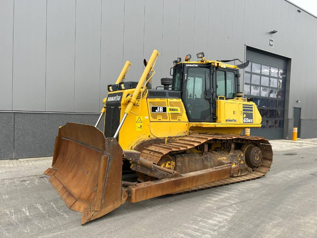 Komatsu D 65 WX-18 - Puskutraktori: kuva Komatsu D 65 WX-18 - Puskutraktori Komatsu D 65 WX-18 - Puskutraktori: kuva Komatsu D 65 WX-18 - Puskutraktori