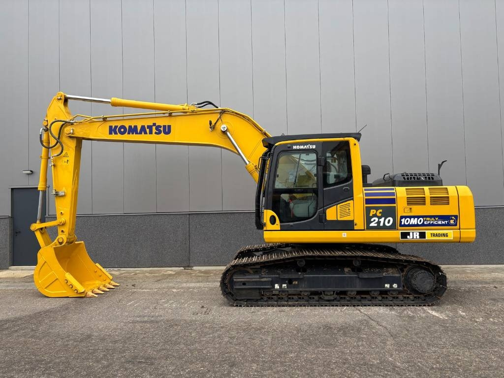 Komatsu PC 210-10M0 - Telakaivukone: kuva Komatsu PC 210-10M0 - Telakaivukone Komatsu PC 210-10M0 - Telakaivukone: kuva Komatsu PC 210-10M0 - Telakaivukone