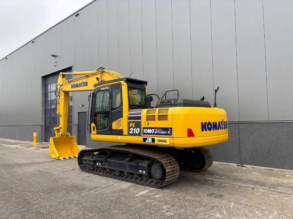 Komatsu PC 210-10M0 - Telakaivukone: kuva Komatsu PC 210-10M0 - Telakaivukone Komatsu PC 210-10M0 - Telakaivukone: kuva Komatsu PC 210-10M0 - Telakaivukone