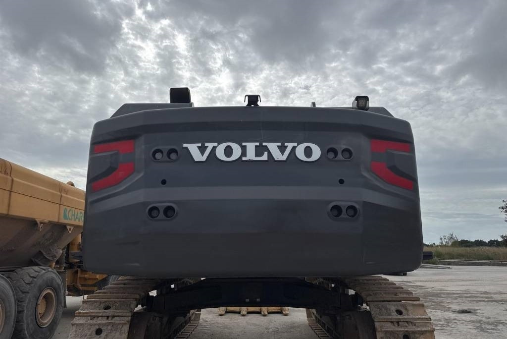 Volvo EC 750 EL - Telakaivukone: kuva Volvo EC 750 EL - Telakaivukone Volvo EC 750 EL - Telakaivukone: kuva Volvo EC 750 EL - Telakaivukone