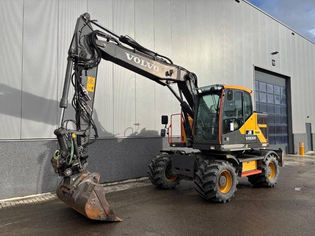 Volvo EWR 150 E - Pyöräalustainen kaivinkone: kuva Volvo EWR 150 E - Pyöräalustainen kaivinkone Volvo EWR 150 E - Pyöräalustainen kaivinkone: kuva Volvo EWR 150 E - Pyöräalustainen kaivinkone