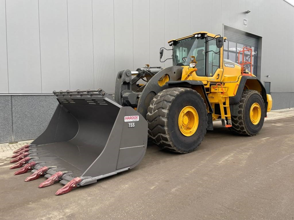 Volvo L 260 H - Pyöräkuormaaja: kuva Volvo L 260 H - Pyöräkuormaaja Volvo L 260 H - Pyöräkuormaaja: kuva Volvo L 260 H - Pyöräkuormaaja