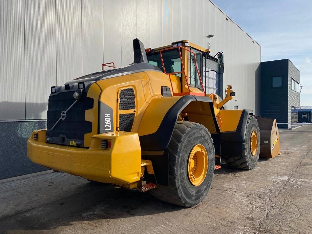 Volvo L 260 H (CDC + BSS)  - Pyöräkuormaaja: kuva Volvo L 260 H (CDC + BSS)  - Pyöräkuormaaja Volvo L 260 H (CDC + BSS)  - Pyöräkuormaaja: kuva Volvo L 260 H (CDC + BSS)  - Pyöräkuormaaja