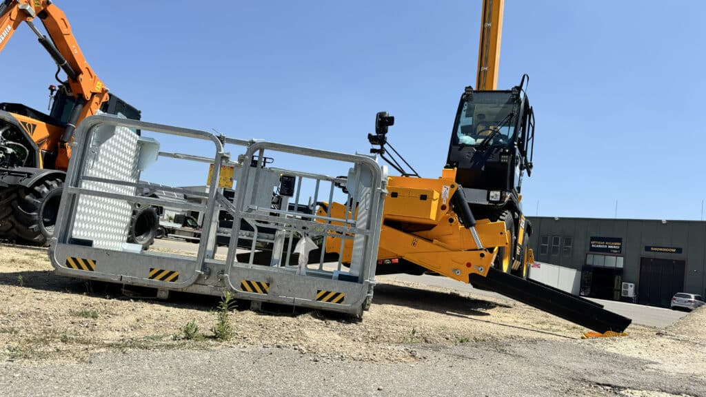 Uusi Kurottaja JCB 555-260R: kuva Uusi Kurottaja JCB 555-260R