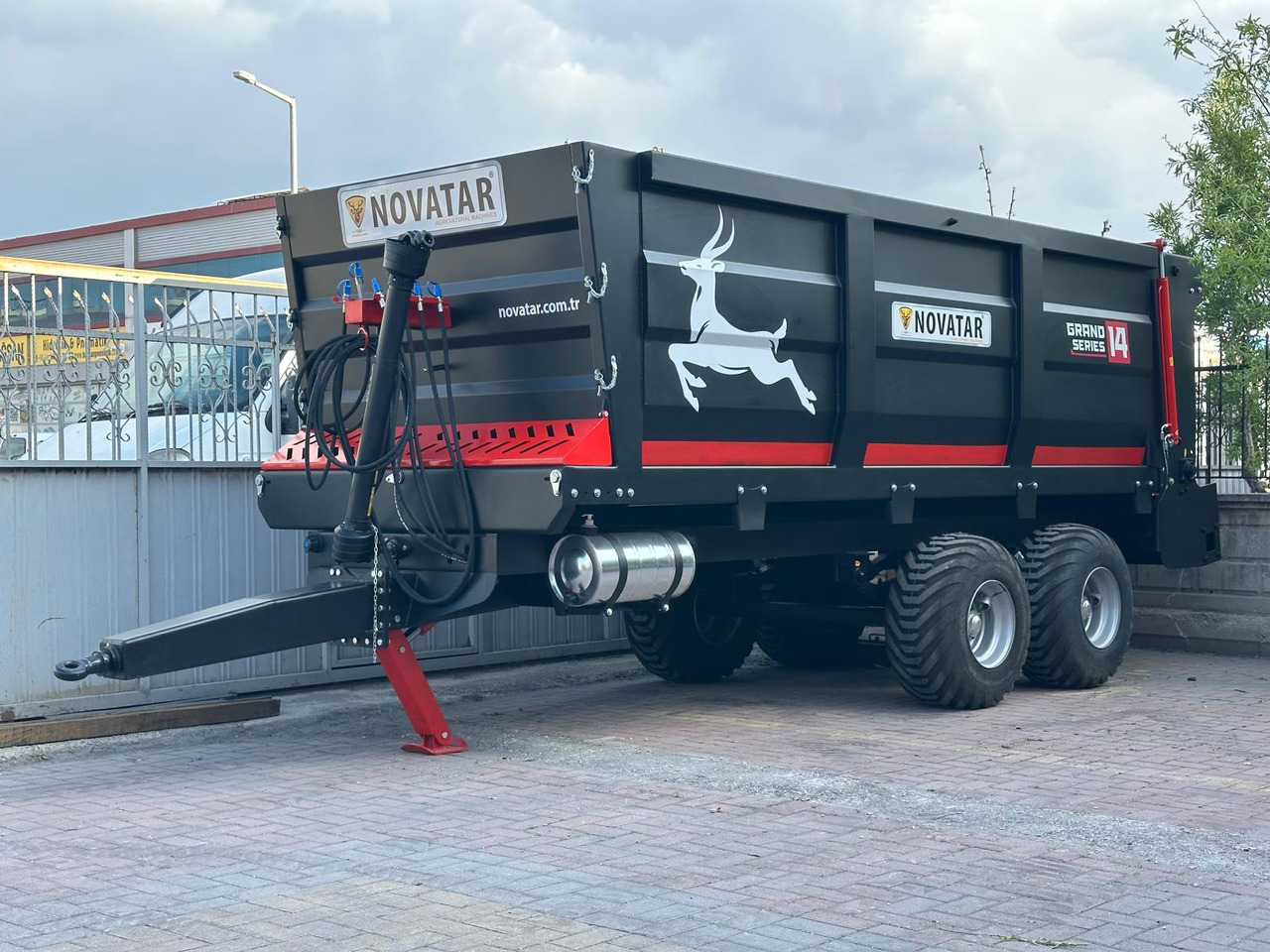 Novatar Manure Spreader Trailer 10 M3 - Kuivalannan levitin: kuva Novatar Manure Spreader Trailer 10 M3 - Kuivalannan levitin Novatar Manure Spreader Trailer 10 M3 - Kuivalannan levitin: kuva Novatar Manure Spreader Trailer 10 M3 - Kuivalannan levitin