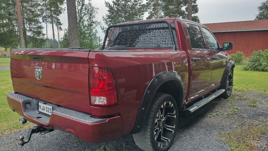 Dodge RAM 1500 5,7 hemi - Avolava-auto: kuva Dodge RAM 1500 5,7 hemi - Avolava-auto Dodge RAM 1500 5,7 hemi - Avolava-auto: kuva Dodge RAM 1500 5,7 hemi - Avolava-auto