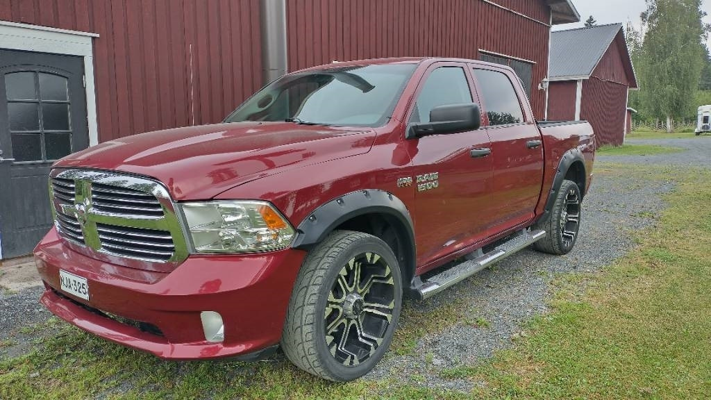 Dodge RAM 1500 5,7 hemi - Avolava-auto: kuva Dodge RAM 1500 5,7 hemi - Avolava-auto Dodge RAM 1500 5,7 hemi - Avolava-auto: kuva Dodge RAM 1500 5,7 hemi - Avolava-auto