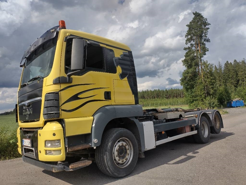 Koukkulava kuorma-auto MAN TGX 26.480 6x2 Vak koukkulaite: kuva Koukkulava kuorma-auto MAN TGX 26.480 6x2 Vak koukkulaite