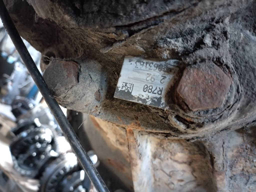 Scania R780 2.92 - Akseli ja osat - Kuorma-auto: kuva Scania R780 2.92 - Akseli ja osat - Kuorma-auto Scania R780 2.92 - Akseli ja osat - Kuorma-auto: kuva Scania R780 2.92 - Akseli ja osat - Kuorma-auto