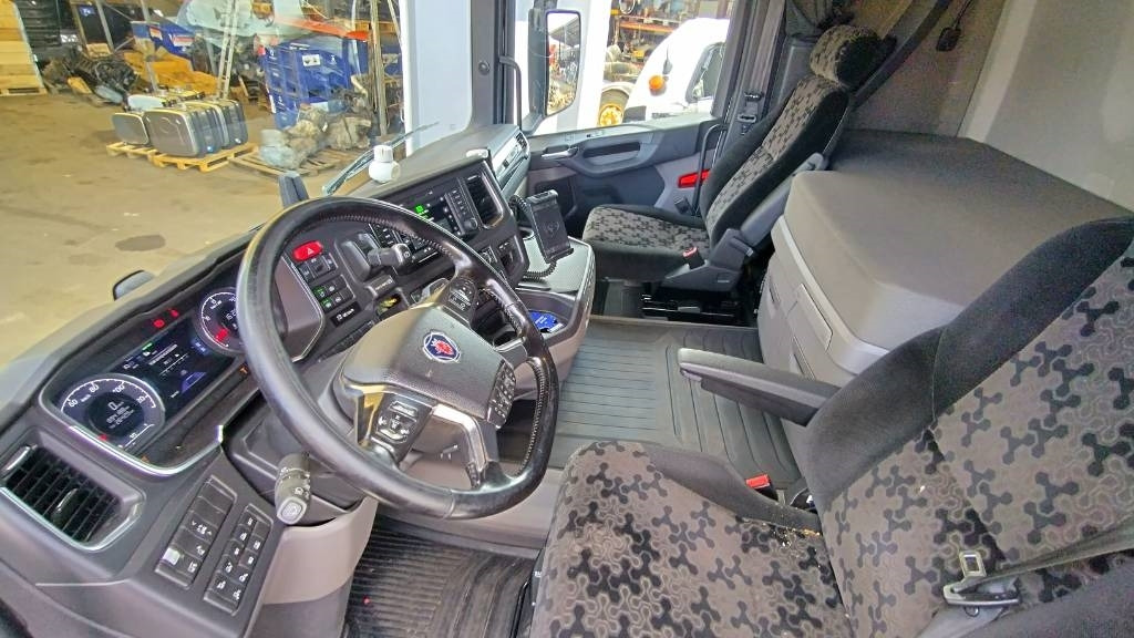 Vetopöytäauto Scania R500 6x2 vetoauto, ilmajouset: kuva Vetopöytäauto Scania R500 6x2 vetoauto, ilmajouset