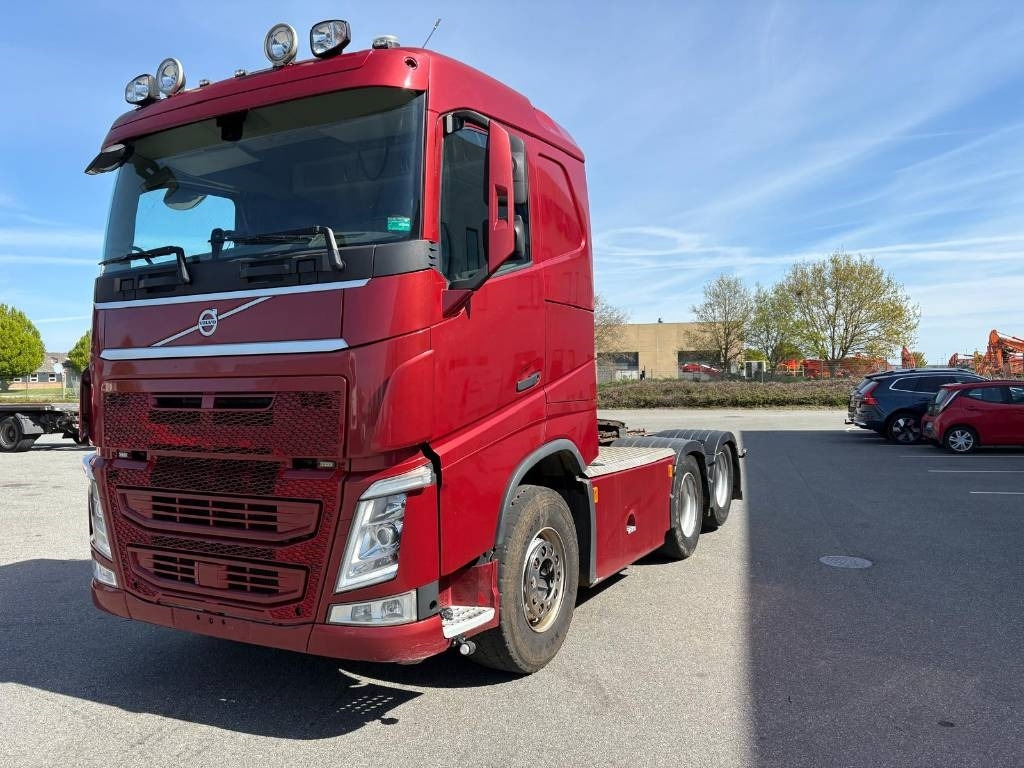 Volvo FH13 540 6x4 Hydrauliikka,nouseva teliveto - Vetopöytäauto: kuva Volvo FH13 540 6x4 Hydrauliikka,nouseva teliveto - Vetopöytäauto Volvo FH13 540 6x4 Hydrauliikka,nouseva teliveto - Vetopöytäauto: kuva Volvo FH13 540 6x4 Hydrauliikka,nouseva teliveto - Vetopöytäauto