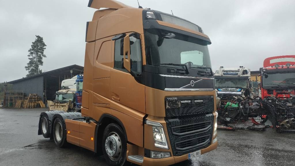 Volvo FH13 6x2 täysilmaveturi - Vetopöytäauto: kuva Volvo FH13 6x2 täysilmaveturi - Vetopöytäauto Volvo FH13 6x2 täysilmaveturi - Vetopöytäauto: kuva Volvo FH13 6x2 täysilmaveturi - Vetopöytäauto