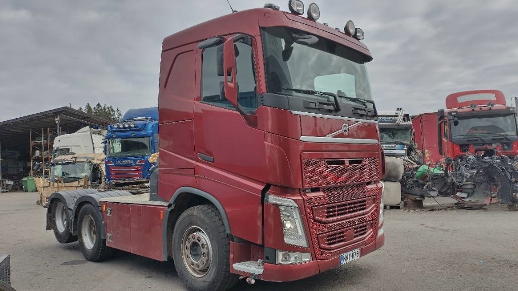 Volvo FH13 6x4 nouseva teliveto, HYDR!!  - Vetopöytäauto: kuva Volvo FH13 6x4 nouseva teliveto, HYDR!!  - Vetopöytäauto Volvo FH13 6x4 nouseva teliveto, HYDR!!  - Vetopöytäauto: kuva Volvo FH13 6x4 nouseva teliveto, HYDR!!  - Vetopöytäauto