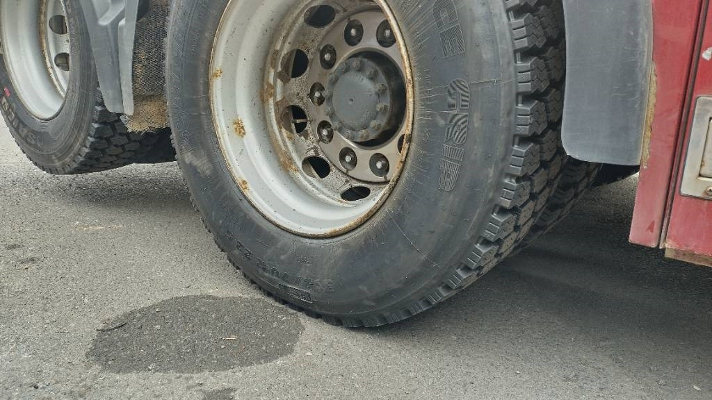 Volvo FH13 6x4 nouseva teliveto, HYDR!!  - Vetopöytäauto: kuva Volvo FH13 6x4 nouseva teliveto, HYDR!!  - Vetopöytäauto Volvo FH13 6x4 nouseva teliveto, HYDR!!  - Vetopöytäauto: kuva Volvo FH13 6x4 nouseva teliveto, HYDR!!  - Vetopöytäauto