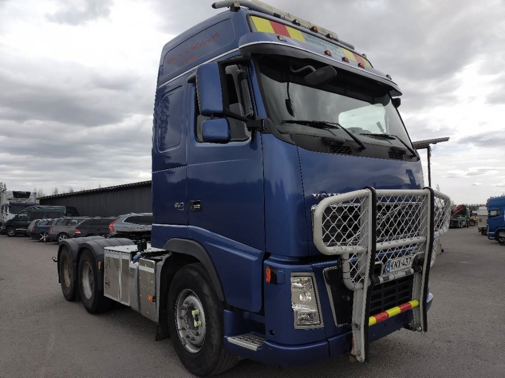 Volvo FH16 580 6x4 veturi, hydrauliikka - Vetopöytäauto: kuva Volvo FH16 580 6x4 veturi, hydrauliikka - Vetopöytäauto Volvo FH16 580 6x4 veturi, hydrauliikka - Vetopöytäauto: kuva Volvo FH16 580 6x4 veturi, hydrauliikka - Vetopöytäauto