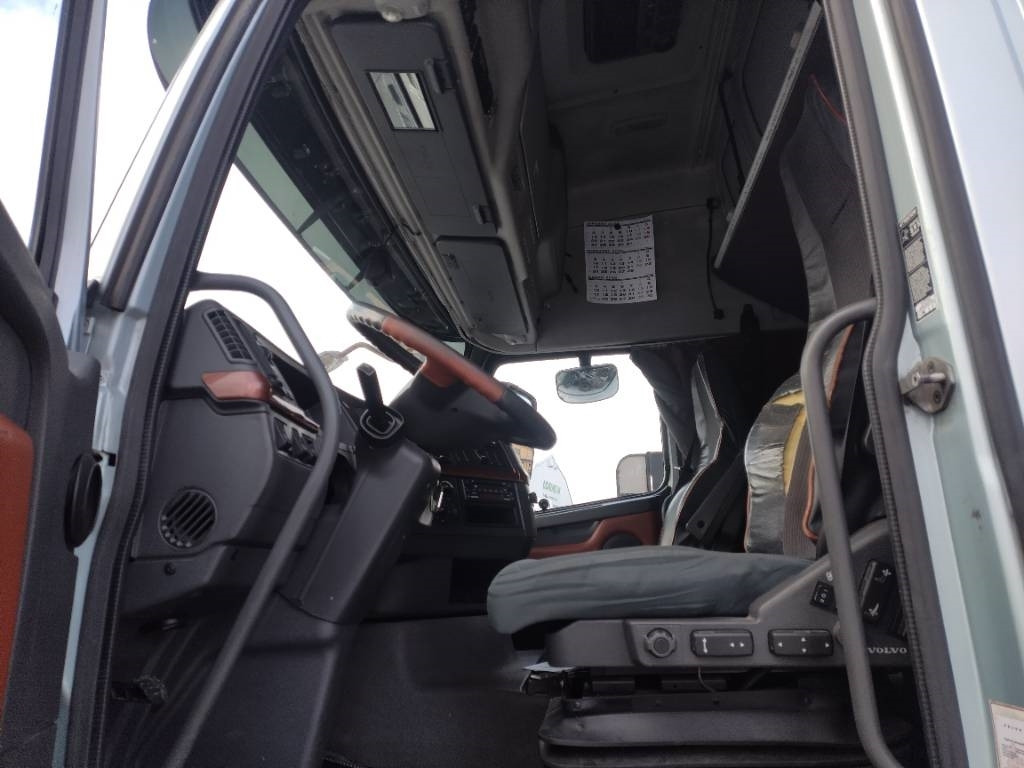 Vetopöytäauto Volvo FH16 660 4x2 vetoauto: kuva Vetopöytäauto Volvo FH16 660 4x2 vetoauto