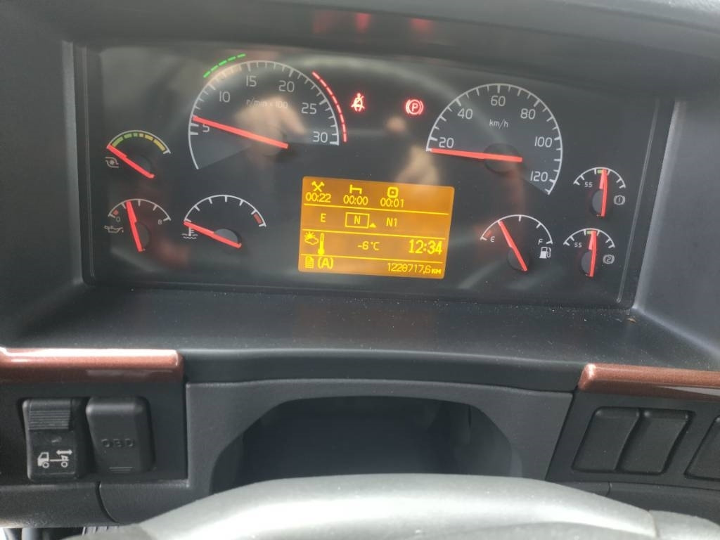 Vetopöytäauto Volvo FH16 660 4x2 vetoauto: kuva Vetopöytäauto Volvo FH16 660 4x2 vetoauto