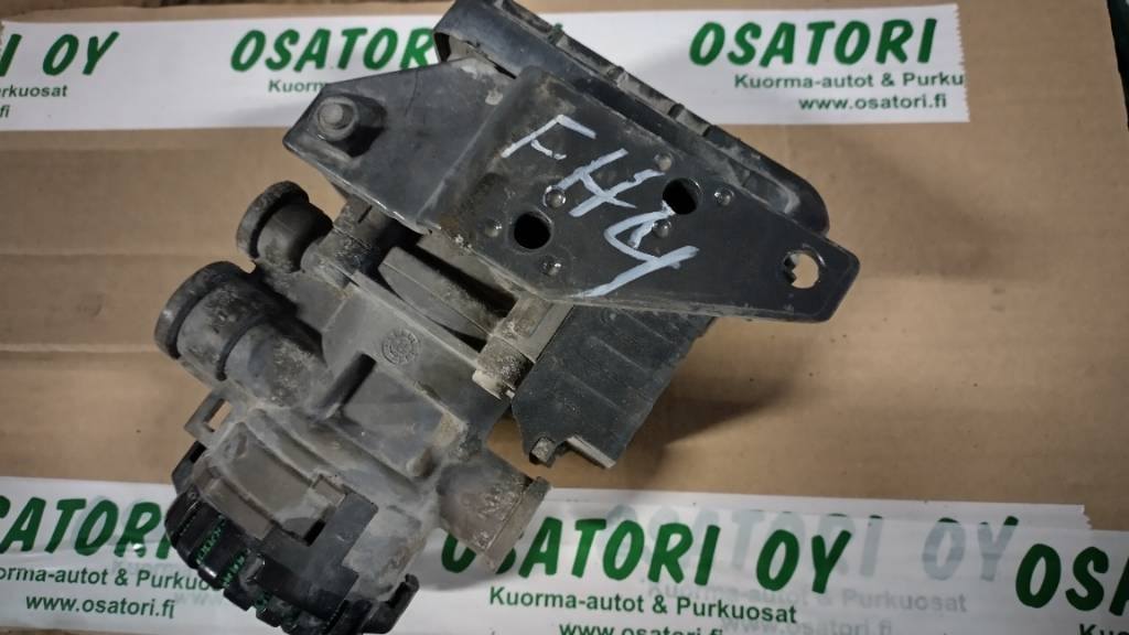 Volvo EBS modulaattori  - Jarruosat - Kuorma-auto: kuva Volvo EBS modulaattori  - Jarruosat - Kuorma-auto Volvo EBS modulaattori  - Jarruosat - Kuorma-auto: kuva Volvo EBS modulaattori  - Jarruosat - Kuorma-auto