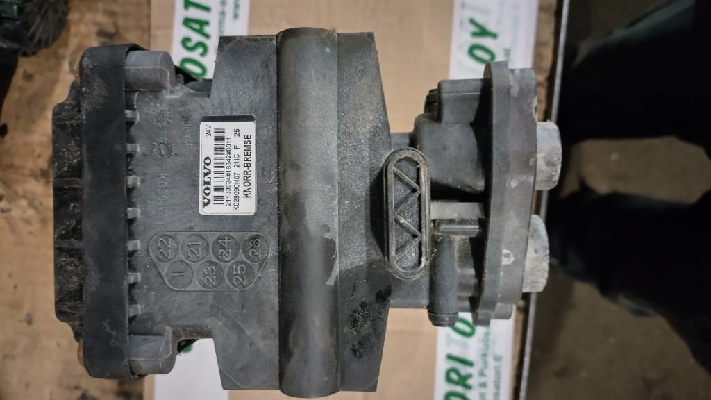 Volvo ELC venttiililohko FH4  - Runko/ Alusta - Kuorma-auto: kuva Volvo ELC venttiililohko FH4  - Runko/ Alusta - Kuorma-auto Volvo ELC venttiililohko FH4  - Runko/ Alusta - Kuorma-auto: kuva Volvo ELC venttiililohko FH4  - Runko/ Alusta - Kuorma-auto