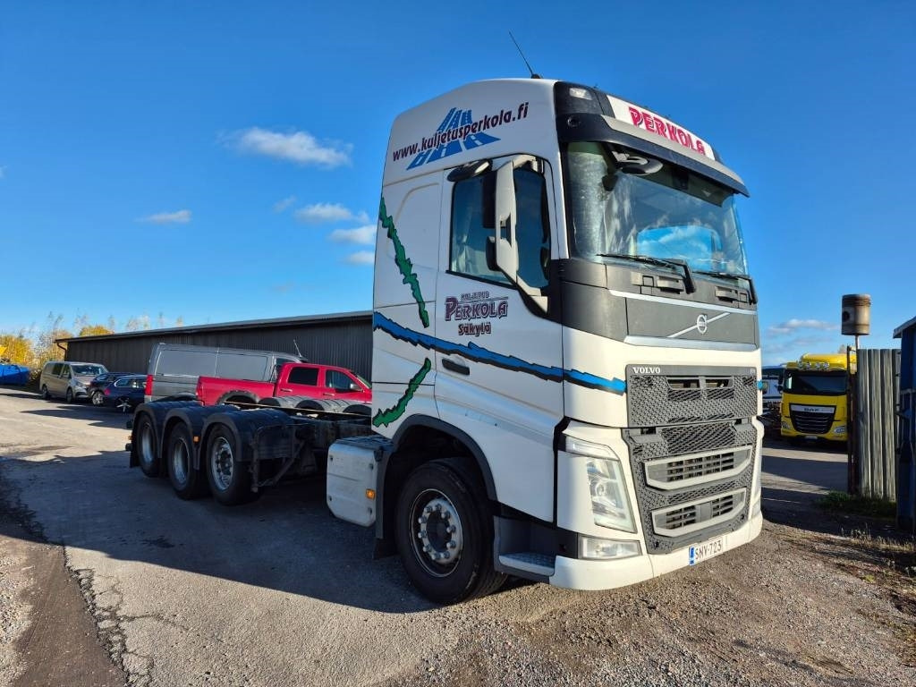 Volvo FH500 8x2 alusta - Kuorma-auto alusta: kuva Volvo FH500 8x2 alusta - Kuorma-auto alusta Volvo FH500 8x2 alusta - Kuorma-auto alusta: kuva Volvo FH500 8x2 alusta - Kuorma-auto alusta
