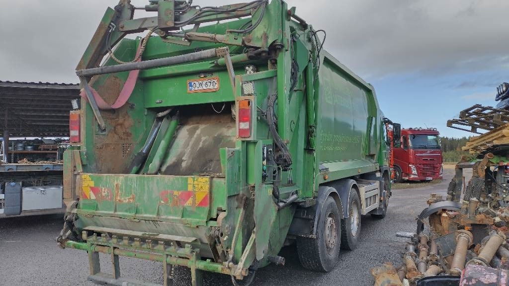 Volvo FM330 6x2 Norba pakkaaja,molokki nostin, manuaali - Roska-auto: kuva Volvo FM330 6x2 Norba pakkaaja,molokki nostin, manuaali - Roska-auto Volvo FM330 6x2 Norba pakkaaja,molokki nostin, manuaali - Roska-auto: kuva Volvo FM330 6x2 Norba pakkaaja,molokki nostin, manuaali - Roska-auto