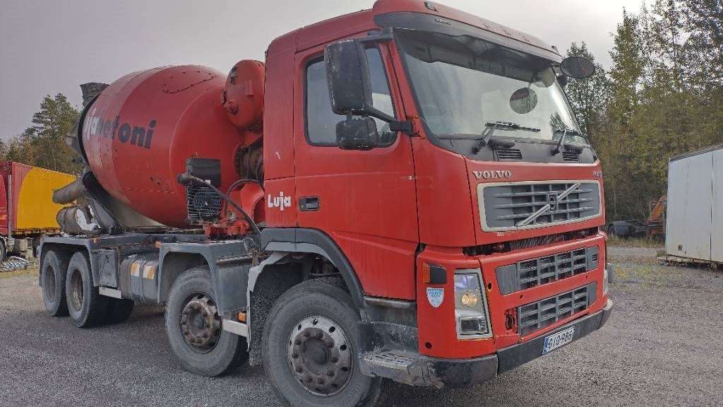 Volvo FM9 8x4 full steel,manual, mixer - Säiliöauto: kuva Volvo FM9 8x4 full steel,manual, mixer - Säiliöauto Volvo FM9 8x4 full steel,manual, mixer - Säiliöauto: kuva Volvo FM9 8x4 full steel,manual, mixer - Säiliöauto