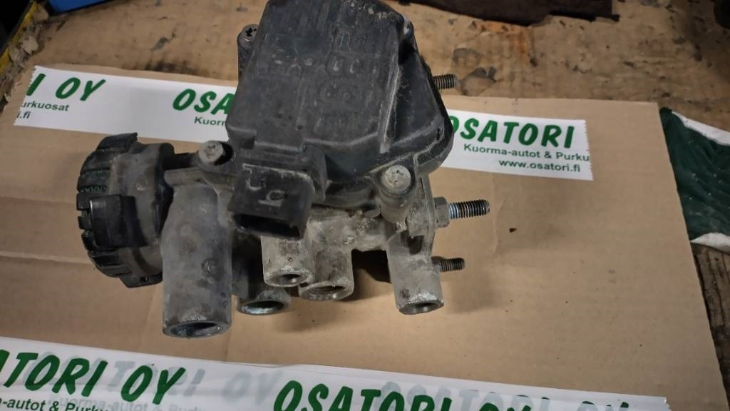 Volvo PERÄVAUNUN OHJAUSVENTTIILI  - Jarruosat - Kuorma-auto: kuva Volvo PERÄVAUNUN OHJAUSVENTTIILI  - Jarruosat - Kuorma-auto Volvo PERÄVAUNUN OHJAUSVENTTIILI  - Jarruosat - Kuorma-auto: kuva Volvo PERÄVAUNUN OHJAUSVENTTIILI  - Jarruosat - Kuorma-auto