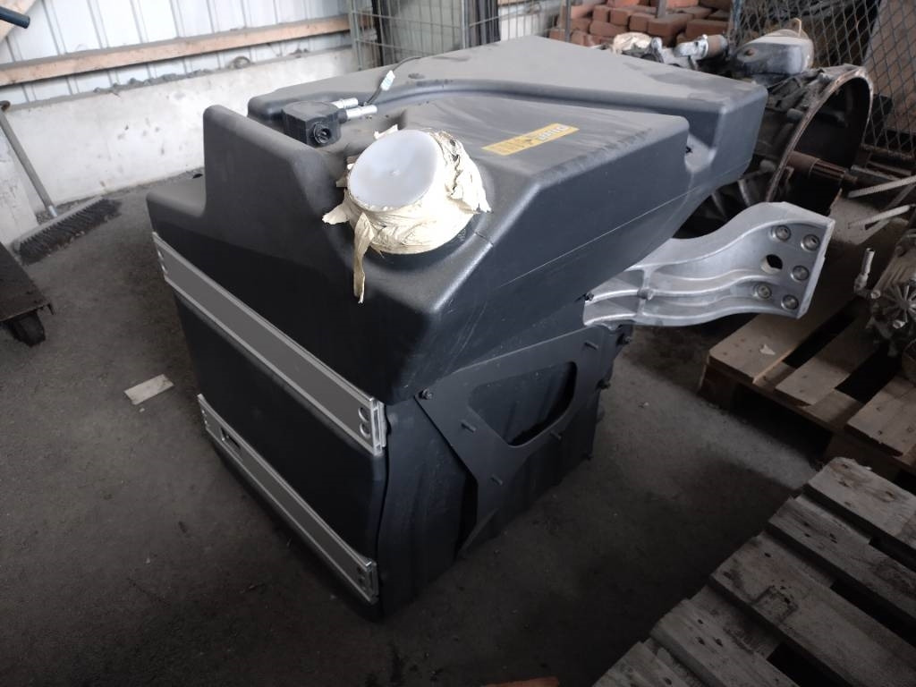 Volvo Polttoaine tankki 2+2 - Runko/ Alusta - Kuorma-auto: kuva Volvo Polttoaine tankki 2+2 - Runko/ Alusta - Kuorma-auto Volvo Polttoaine tankki 2+2 - Runko/ Alusta - Kuorma-auto: kuva Volvo Polttoaine tankki 2+2 - Runko/ Alusta - Kuorma-auto