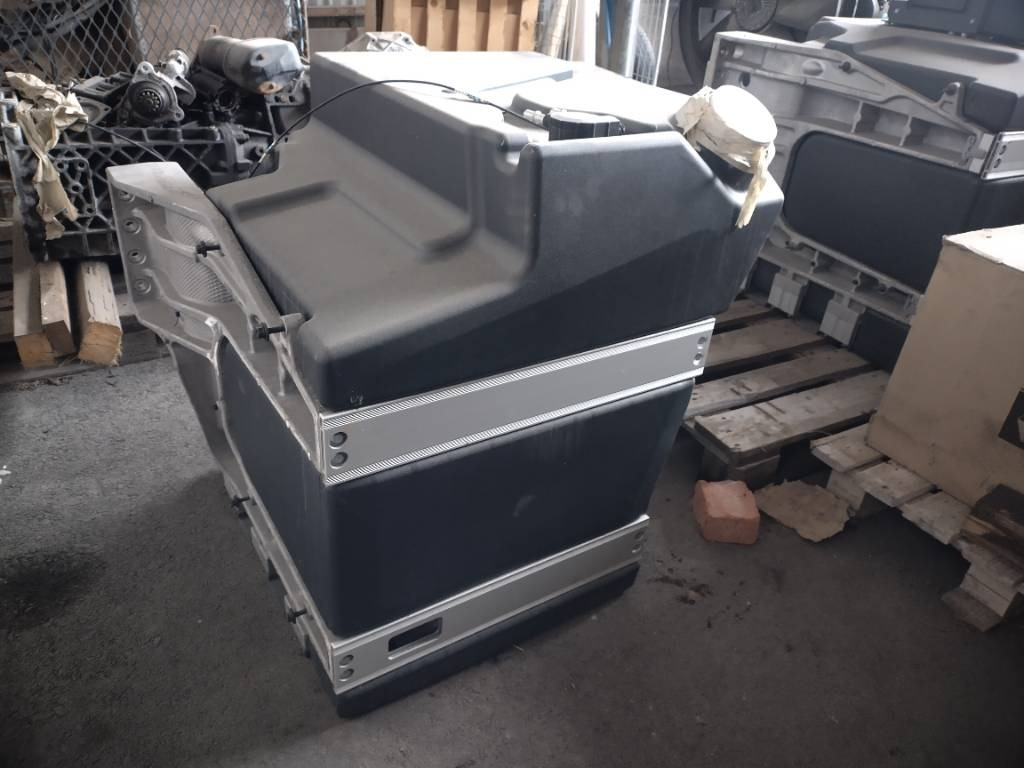 Volvo Polttoaine tankki 2+2 - Runko/ Alusta - Kuorma-auto: kuva Volvo Polttoaine tankki 2+2 - Runko/ Alusta - Kuorma-auto Volvo Polttoaine tankki 2+2 - Runko/ Alusta - Kuorma-auto: kuva Volvo Polttoaine tankki 2+2 - Runko/ Alusta - Kuorma-auto