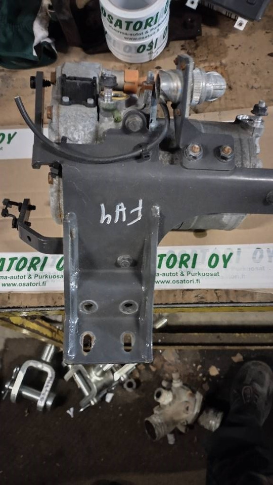 Volvo taukoilmastointi kompura  - Sähköjärjestelmä - Kuorma-auto: kuva Volvo taukoilmastointi kompura  - Sähköjärjestelmä - Kuorma-auto Volvo taukoilmastointi kompura  - Sähköjärjestelmä - Kuorma-auto: kuva Volvo taukoilmastointi kompura  - Sähköjärjestelmä - Kuorma-auto