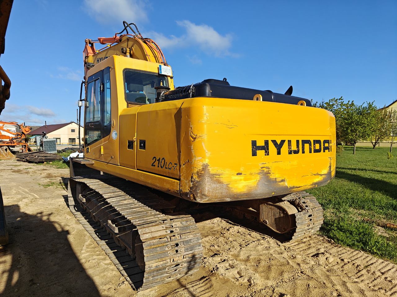 Hyundai Robex 210LC-7 - Telakaivukone: kuva Hyundai Robex 210LC-7 - Telakaivukone Hyundai Robex 210LC-7 - Telakaivukone: kuva Hyundai Robex 210LC-7 - Telakaivukone