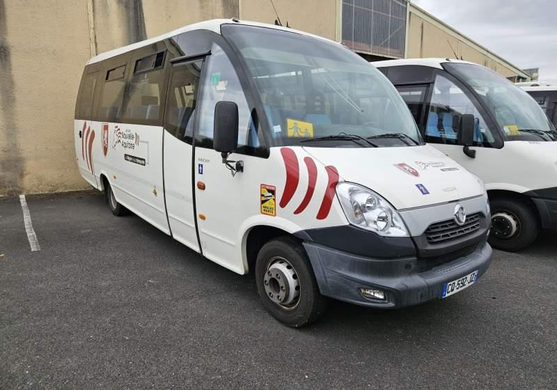 Irisbus WING / 34 MIEJSCA/ KLIMA DLA KIEROWCY/ 3 SZTUKI - Minibussi, Pikkubussi: kuva Irisbus WING / 34 MIEJSCA/ KLIMA DLA KIEROWCY/ 3 SZTUKI - Minibussi, Pikkubussi Irisbus WING / 34 MIEJSCA/ KLIMA DLA KIEROWCY/ 3 SZTUKI - Minibussi, Pikkubussi: kuva Irisbus WING / 34 MIEJSCA/ KLIMA DLA KIEROWCY/ 3 SZTUKI - Minibussi, Pikkubussi
