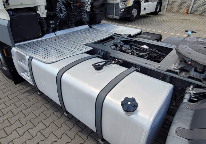 DAF XF510 SPACE CAB / SPROWADZONY / MANUAL / RETARDER - Vetopöytäauto: kuva DAF XF510 SPACE CAB / SPROWADZONY / MANUAL / RETARDER - Vetopöytäauto DAF XF510 SPACE CAB / SPROWADZONY / MANUAL / RETARDER - Vetopöytäauto: kuva DAF XF510 SPACE CAB / SPROWADZONY / MANUAL / RETARDER - Vetopöytäauto